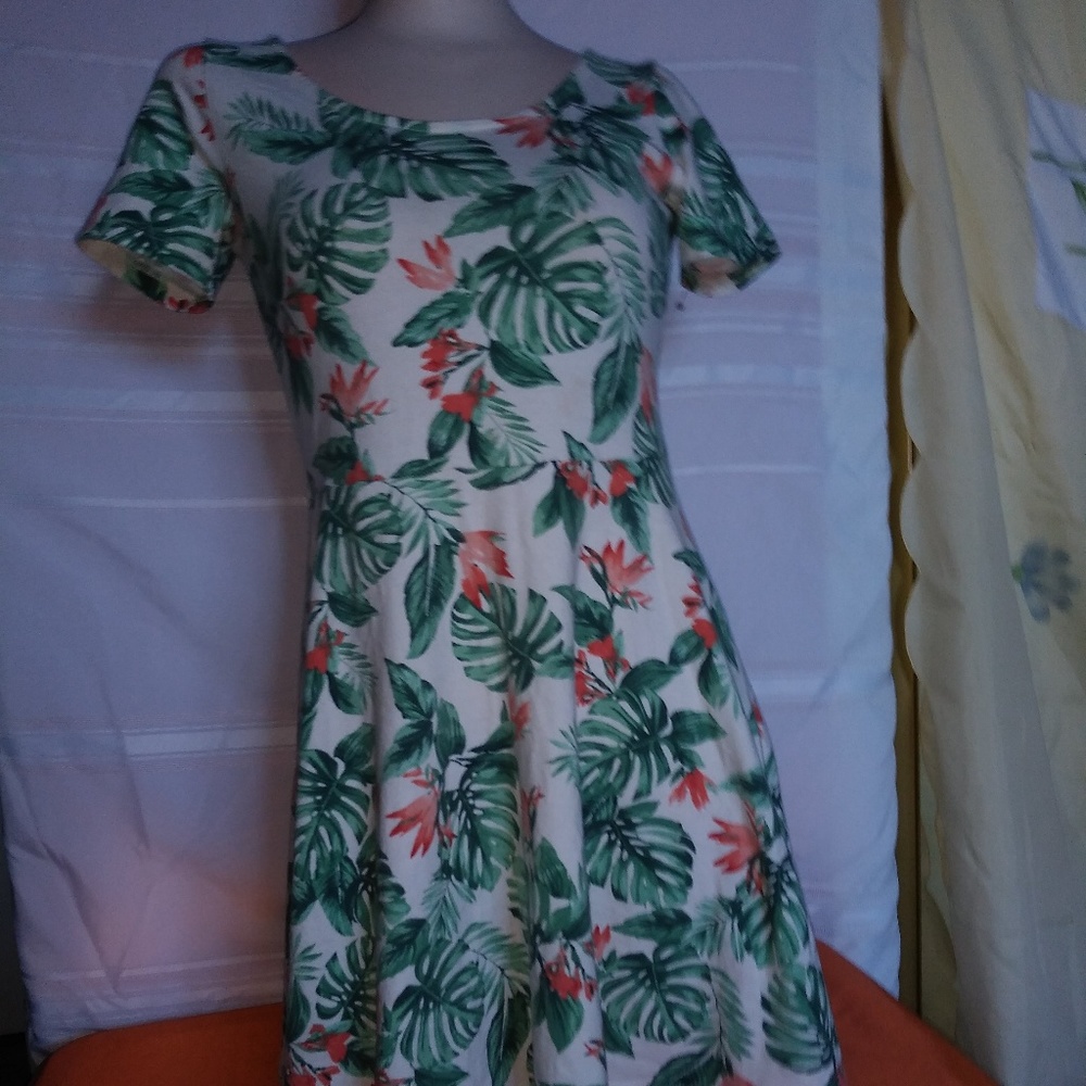 Forever 21 white and floral print skater dress S